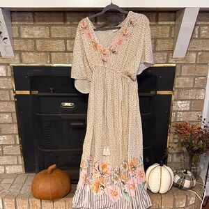 Chic Floral V-Neck Maxi Dress